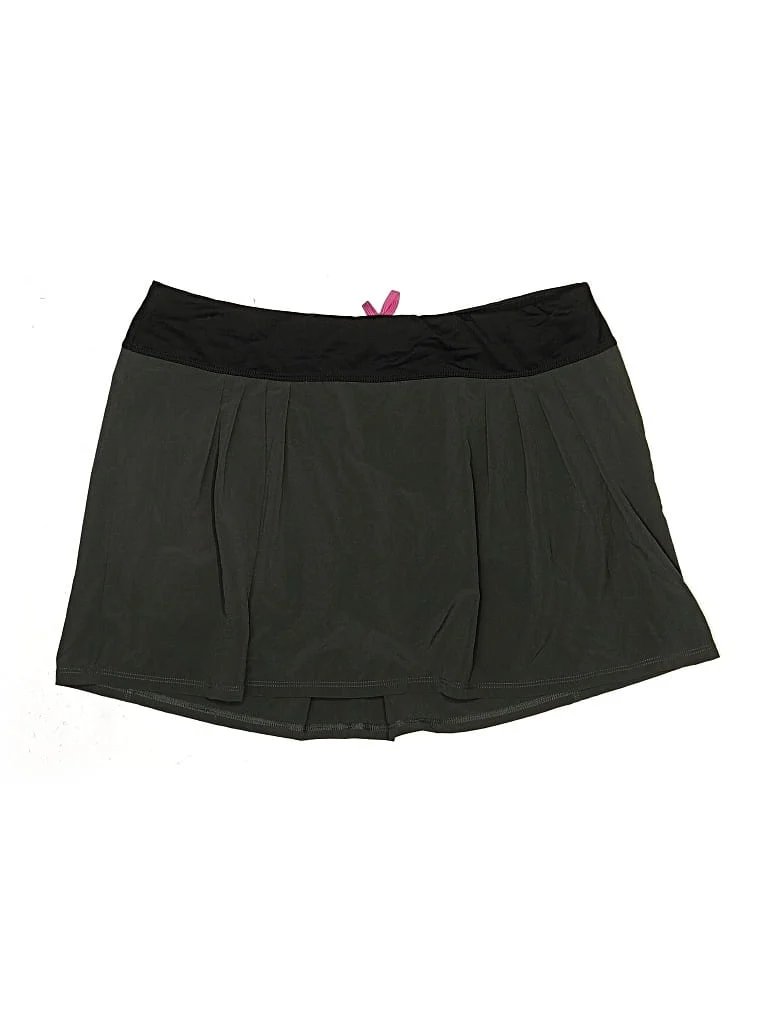 lucy Skort: Green Solid Pattern Bottoms - Size Small