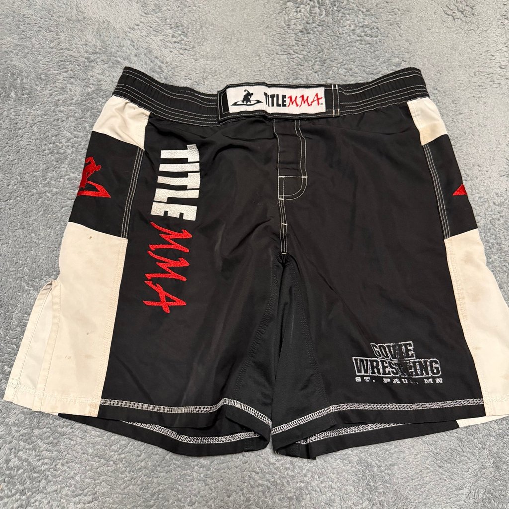 Title Mma Wrestling Shorts Mens Medium Black White *Stains