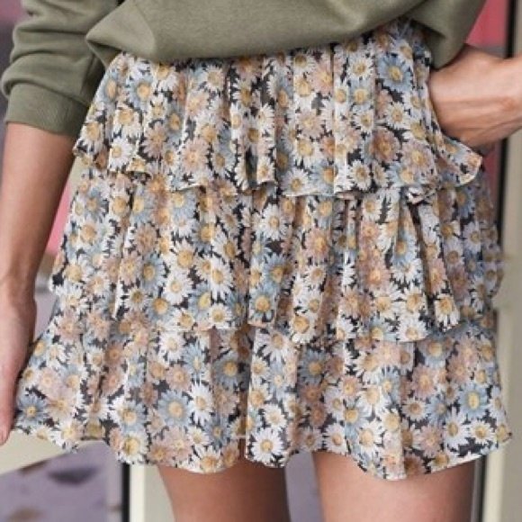 Nwt Laurella Tiered Pastel Daisies Spring Ruffled Mini Skirt Women’s Size S/M