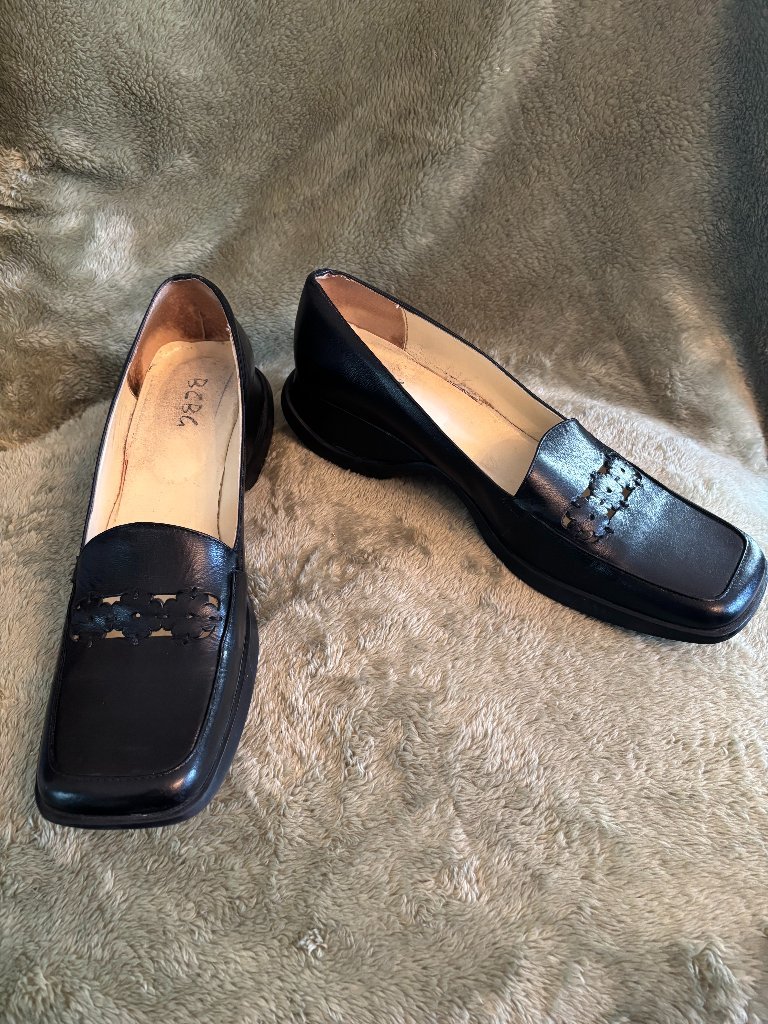 Bcbg Black Leather Wedge Loafers (Women's Size: 10 Us)