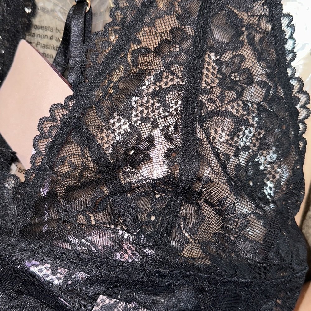 New Floral Lace Racerback Bralette Black