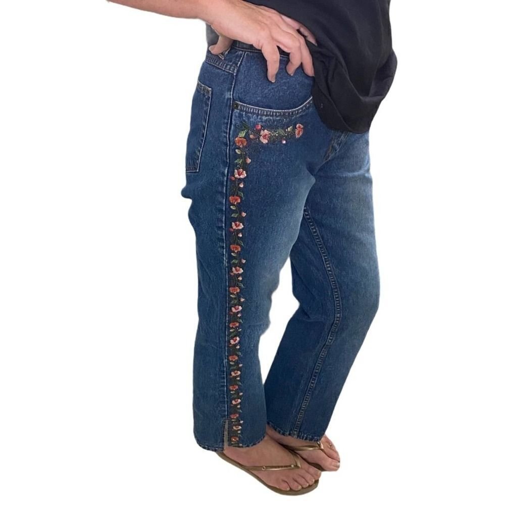 Vintage Bill Blass Flower Embroidered High Rise Blue Jeans Size 8 Petite