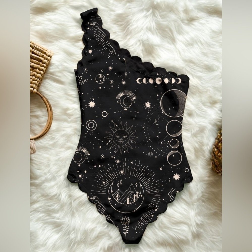 Nwt Averie Stella Scalloped One Piece