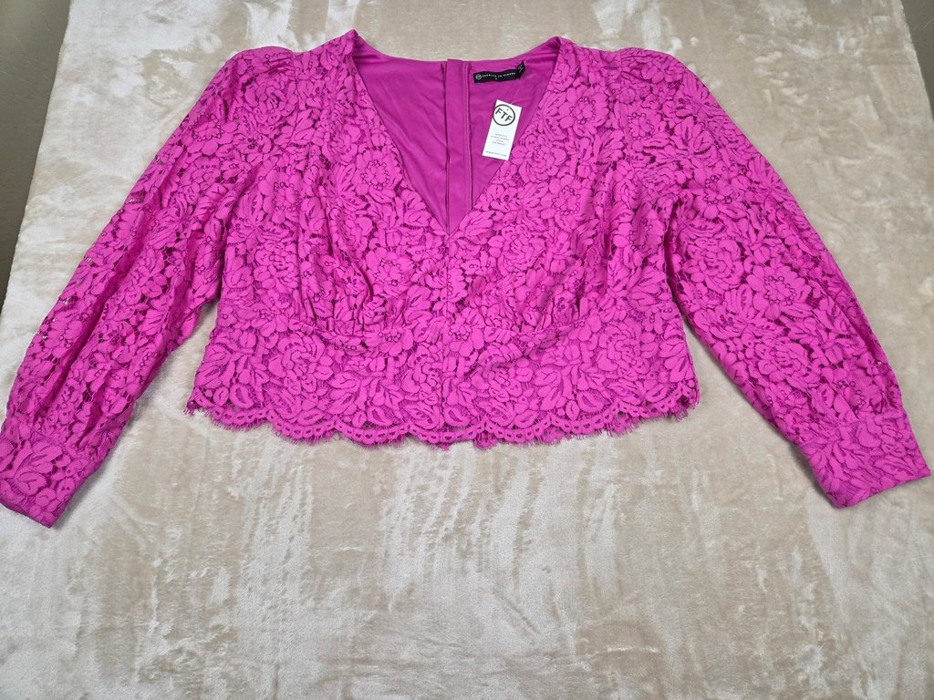 Fashion To Figure Magenta Pink Floral Lace V-Neck Crop Top Blouse 3x Plus