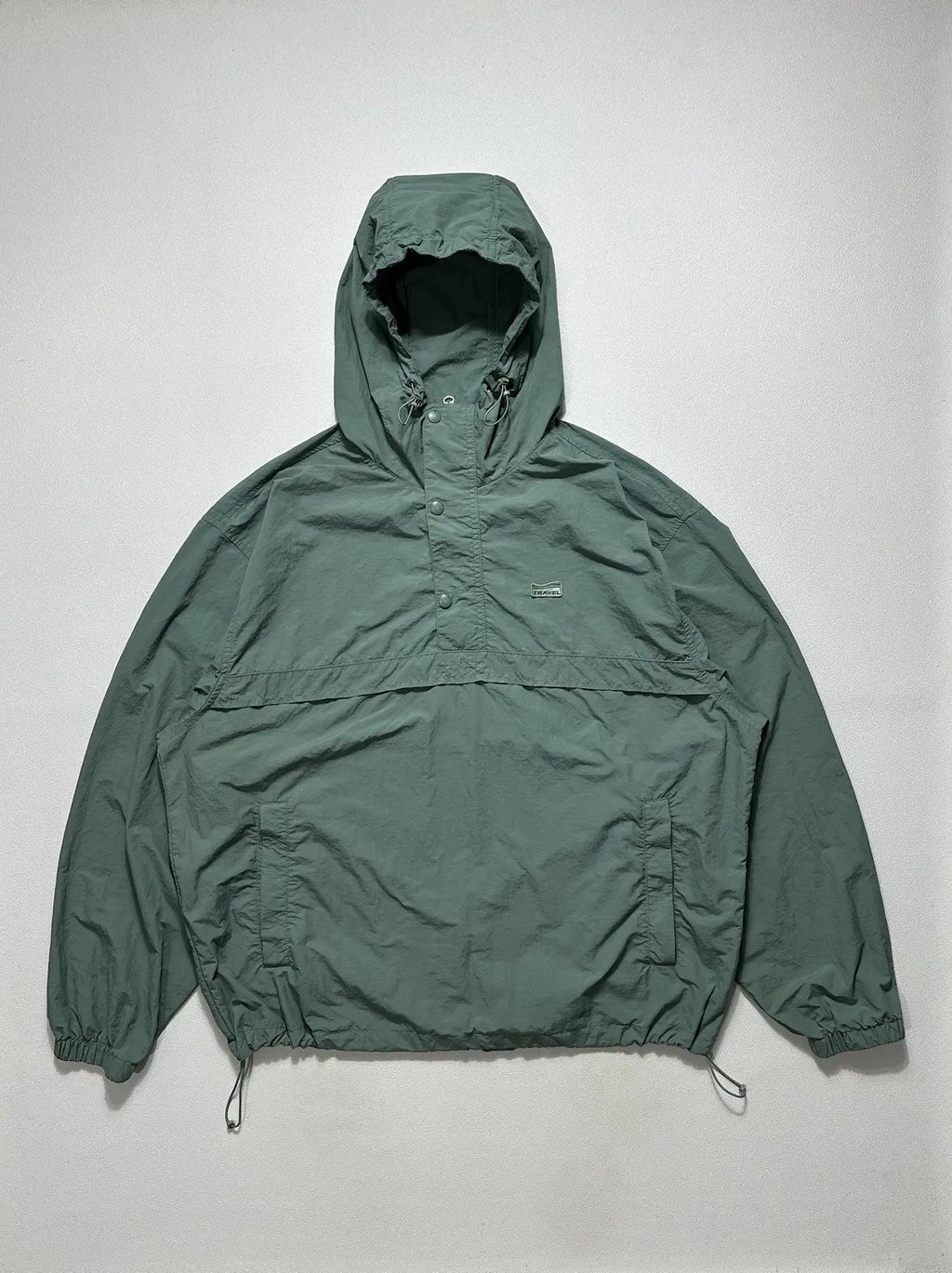 Travel Traveler Button Anorak Hunter in Green, Men's