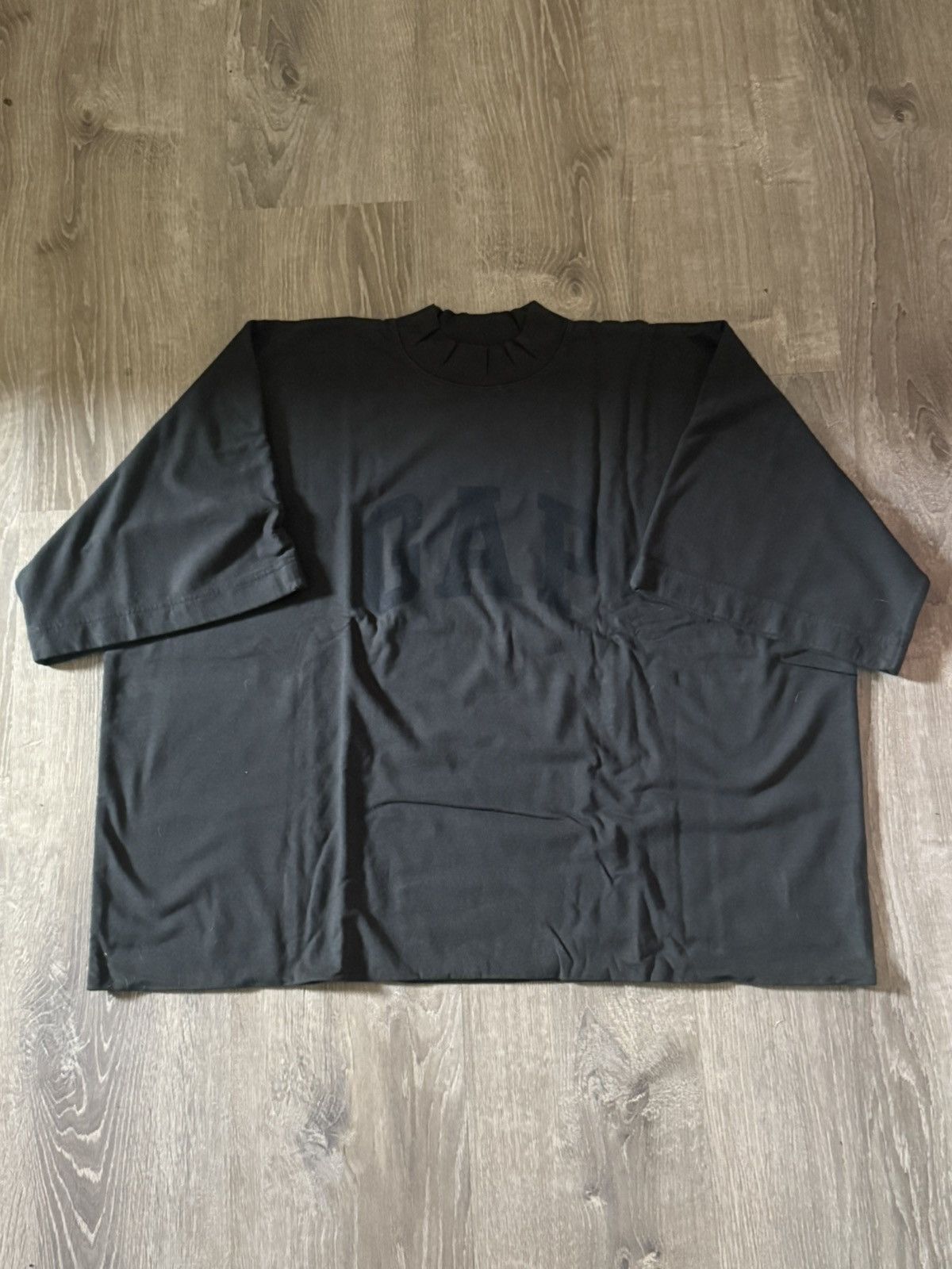 Yeezy X Gap 78 Crop No Seam Tee By Balenciaga Size Large Men in Black
