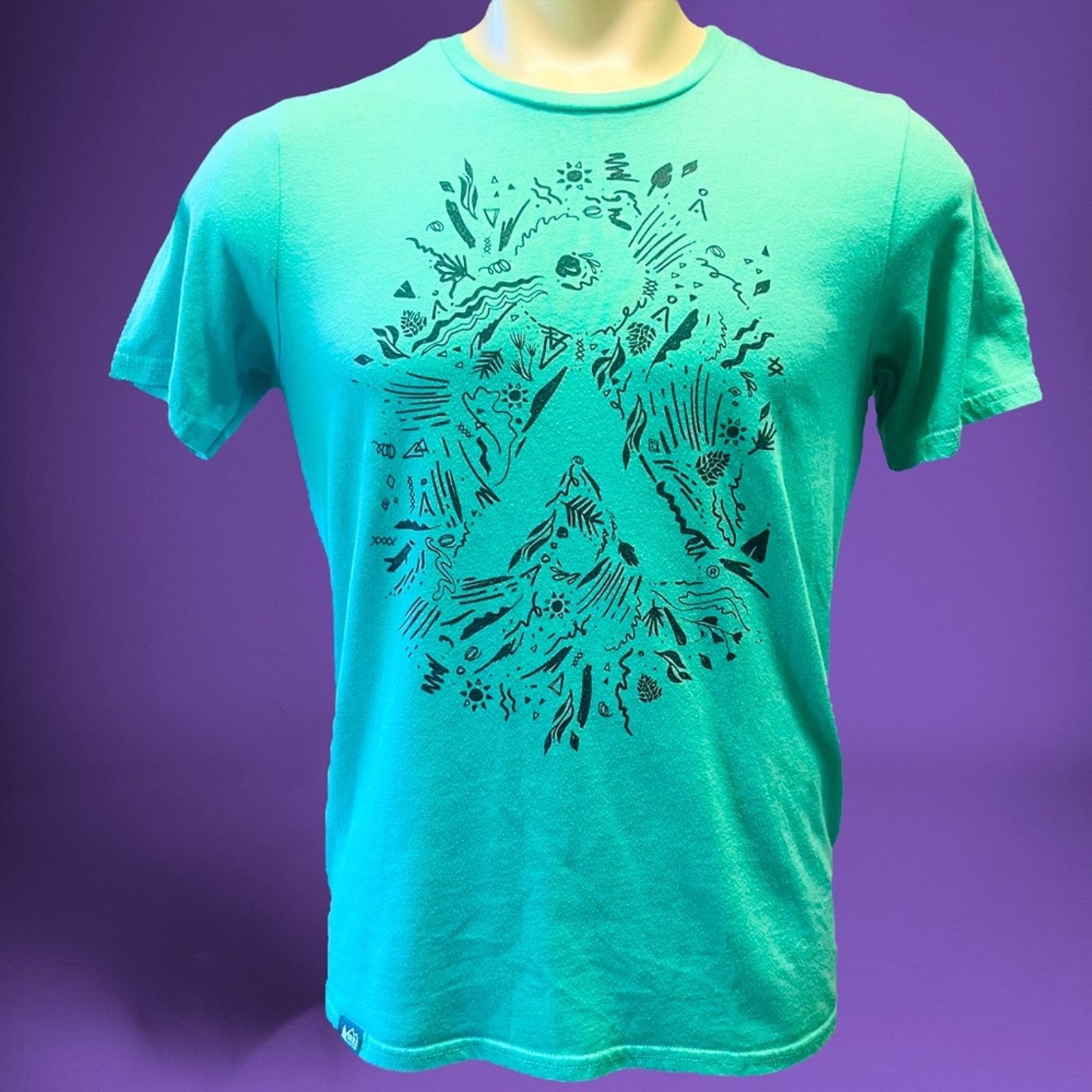 Rei Co-Op Outessa Graphic T Shirt Men's Small Crewneck in Green