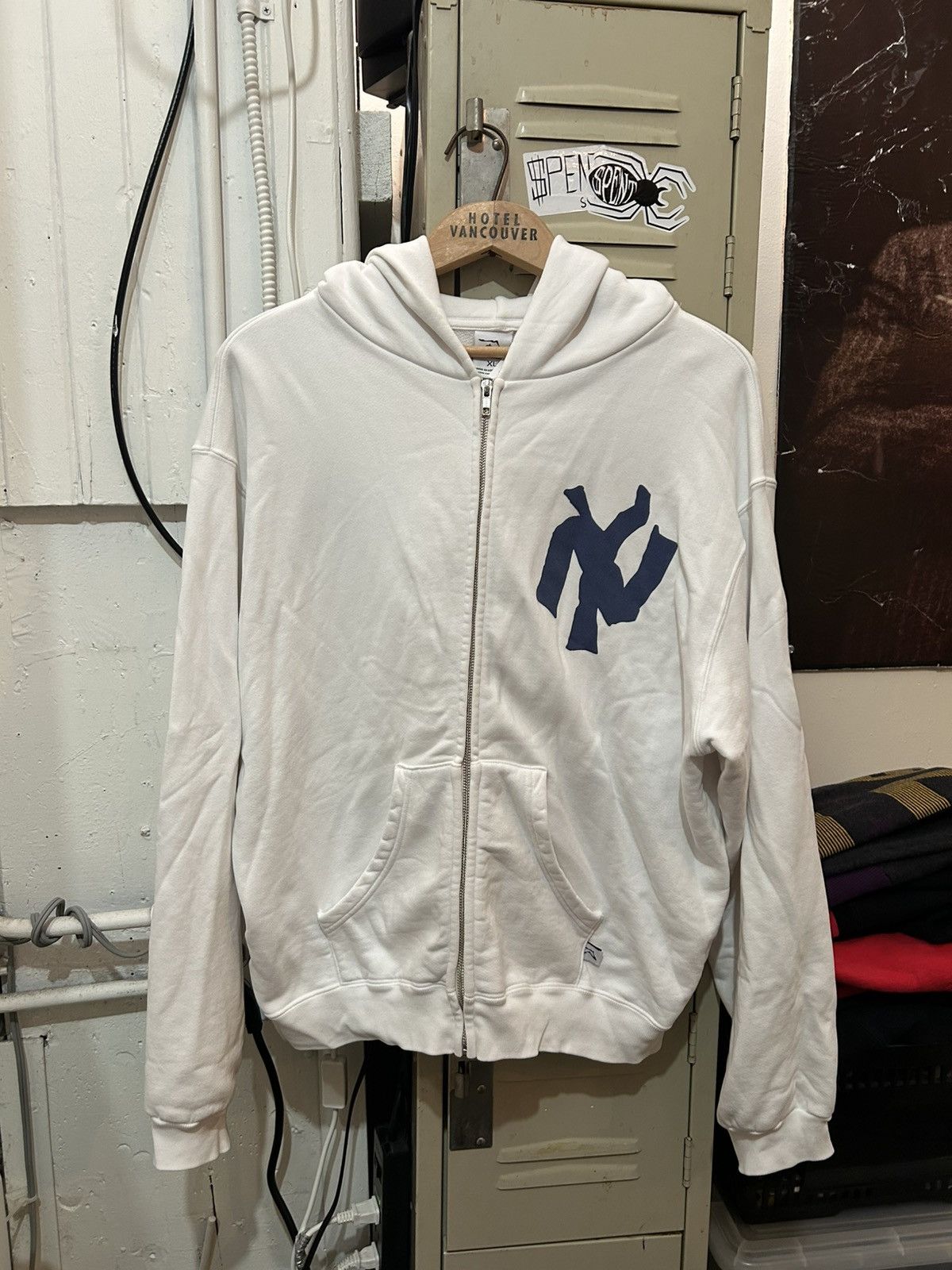Akimbo Club Akimbo Ny Zip Up Hoodie in White, Men's (Size XL)