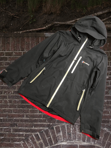 Berghaus Vintage Gore-Tex Light Jacket in Black, Men's (Size Small)