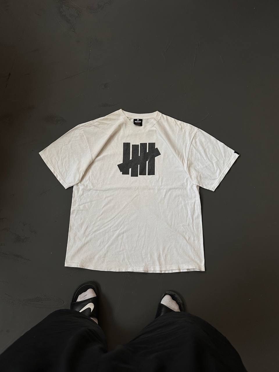 00S Undefeated Vintage Big Logo Streetwear Tee in White, Men's (Size XL)