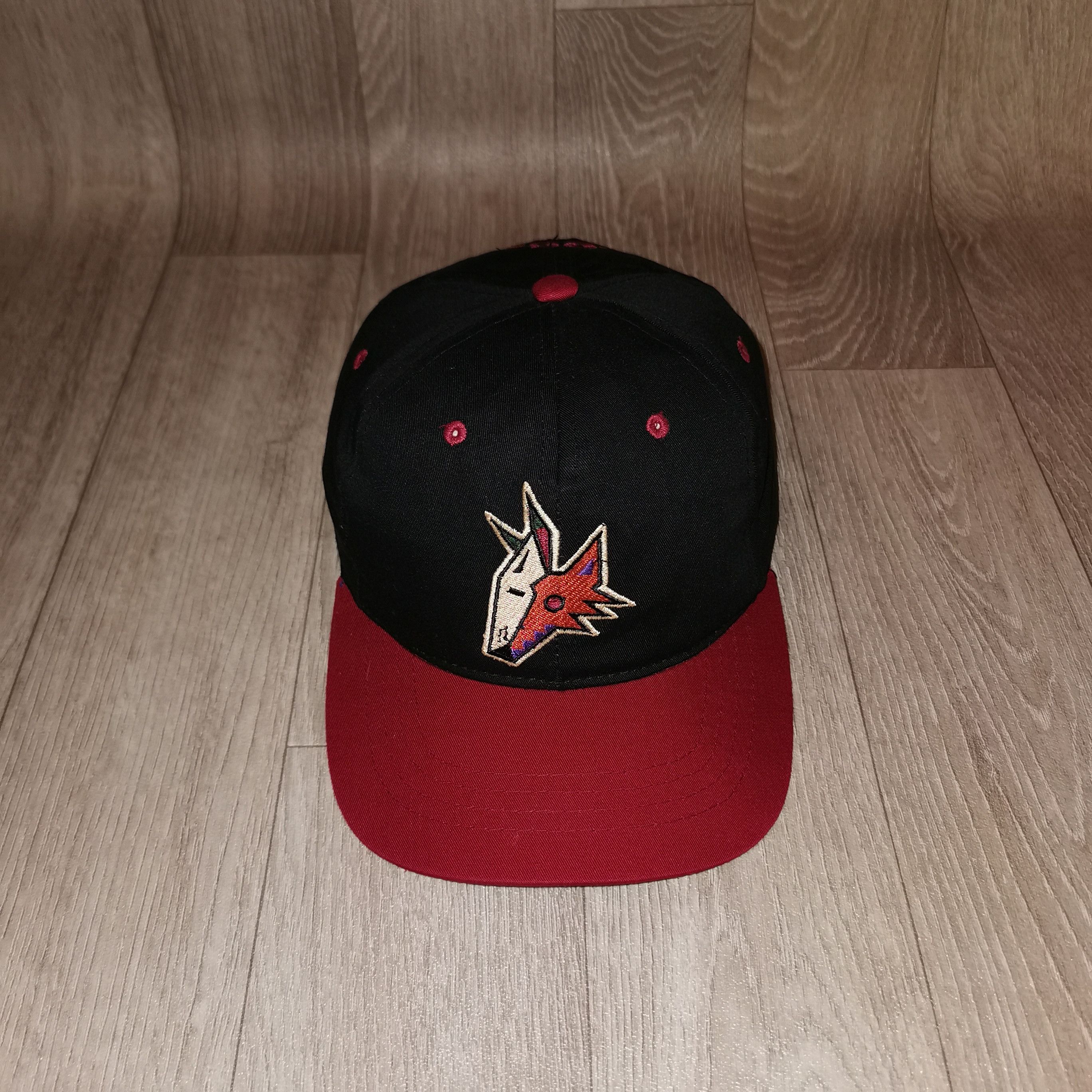 Vintage 1990S Phoenix Coyotes Nhl Starter Snapback Hat in Black, Men's