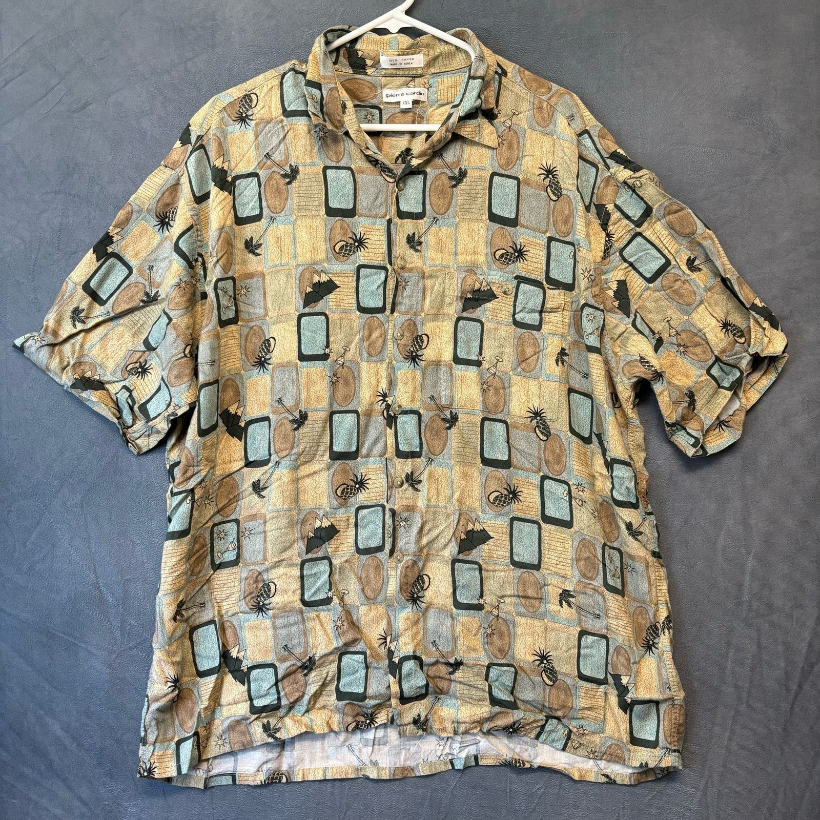 Vintage Pierre Cardin Shirt Mens Button Tupac Martini in Beige (Size 2XL)
