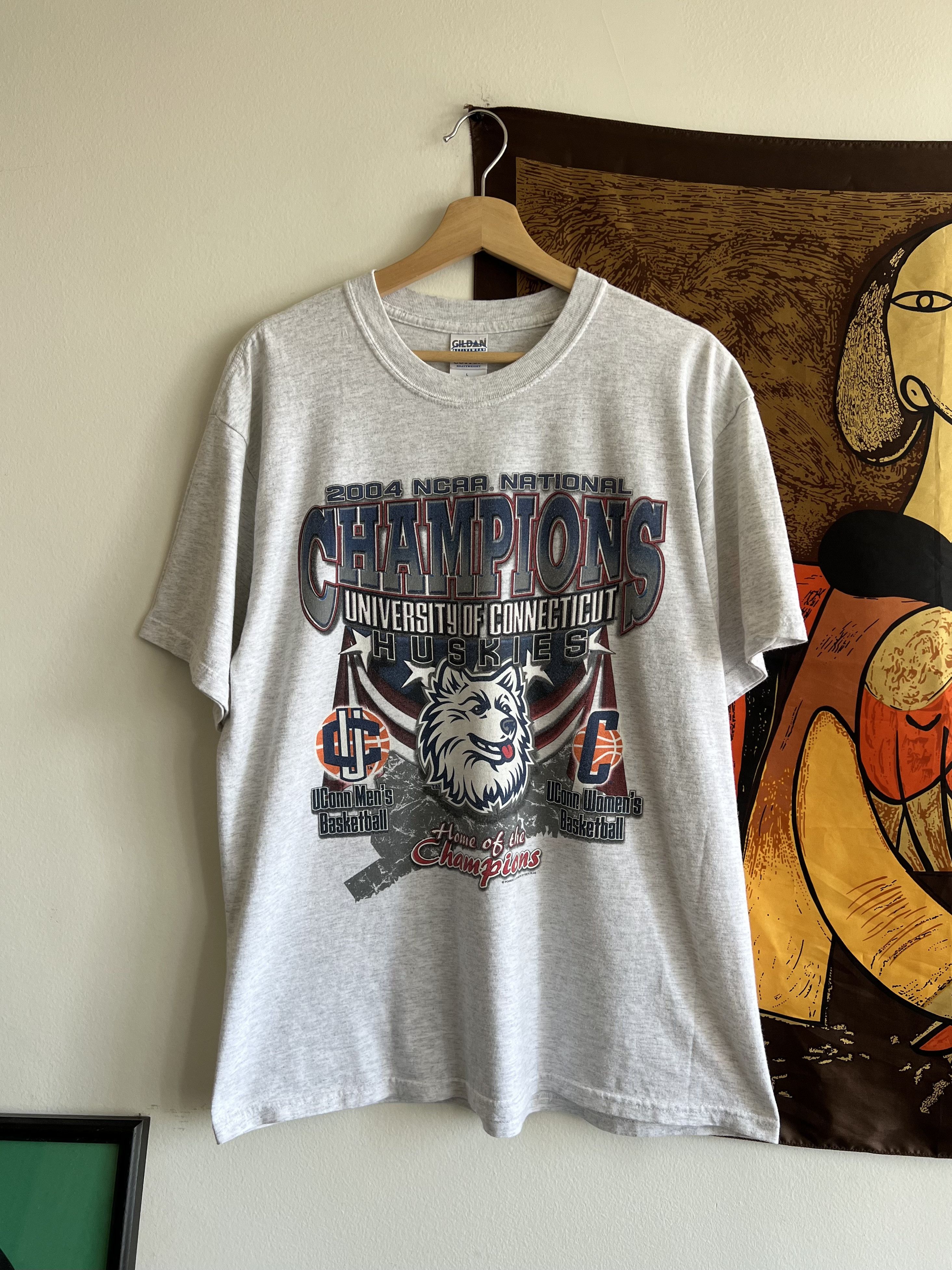 Vintage 04 NCAA Champs Uconn Huskies College Basketball Tee in Grey, Men's (Size Large)