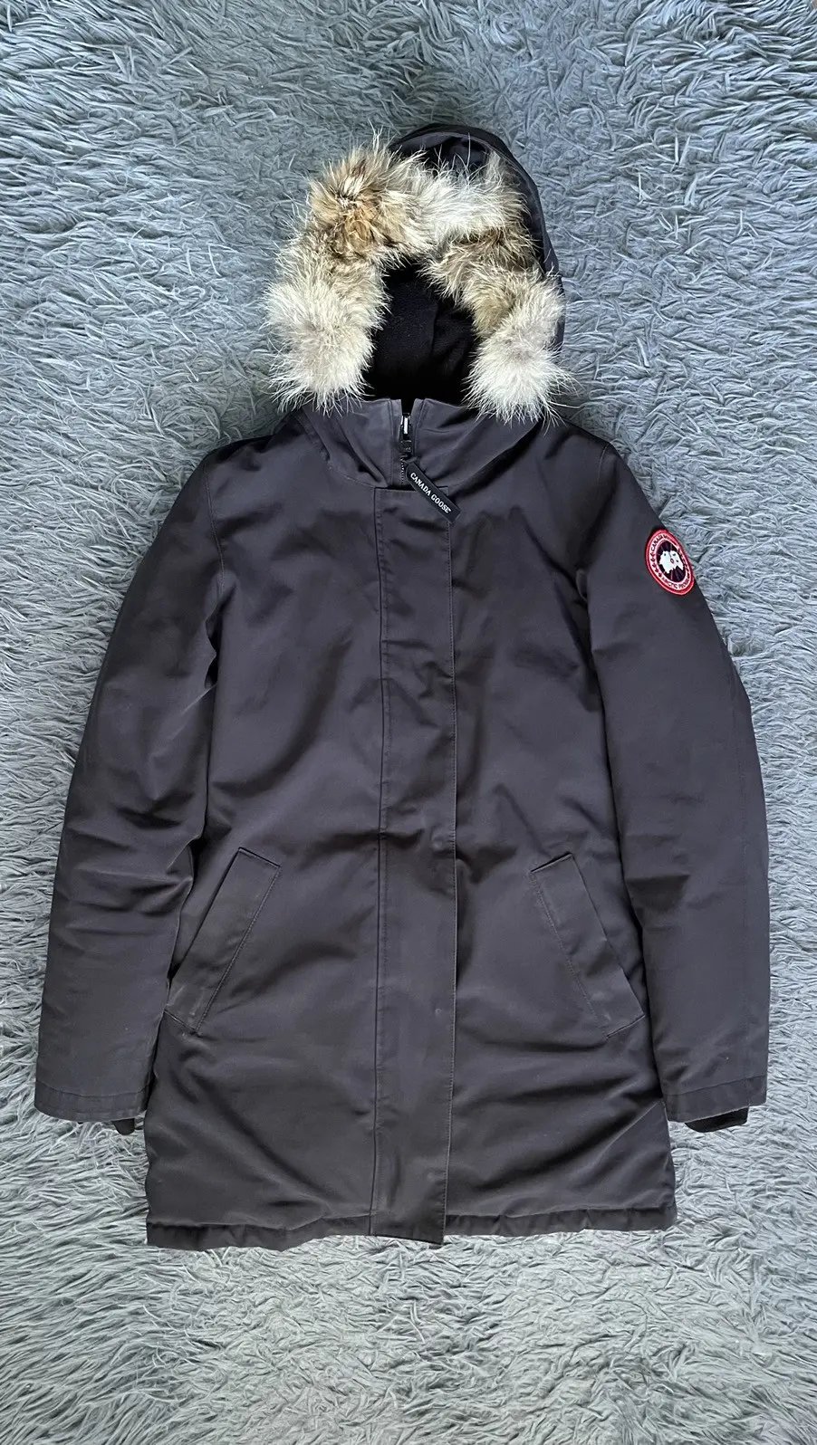 Canada Goose Puffer Down Parka Jacket Coyote Fur Hood in Blue, Women's