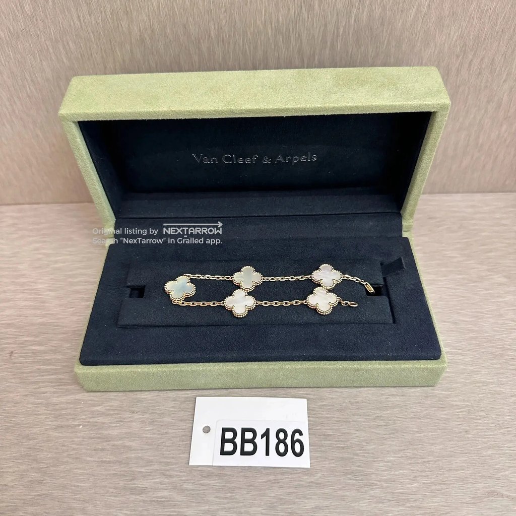 Van Cleef & Arpels Five-Link Mop Bracelet 18k in White, Women's