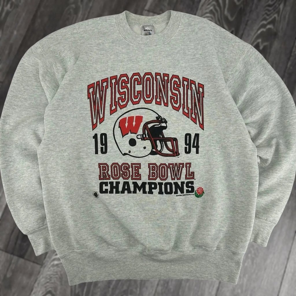 Vintage 90s Wisconsin Badgers Sweatshirt Adult L Grey 1994 Rose Bowl Champions Fruit Of The Loom Men's in Gray, Men's
