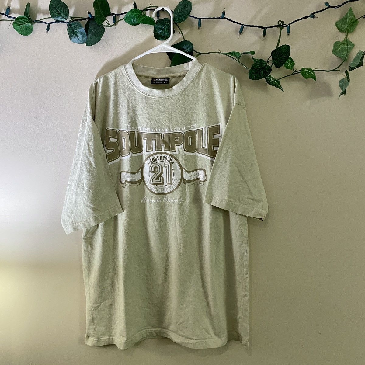 Vintage Y2K Southpole Streetwear T-Shirt in Beige, Men's (Size XL)