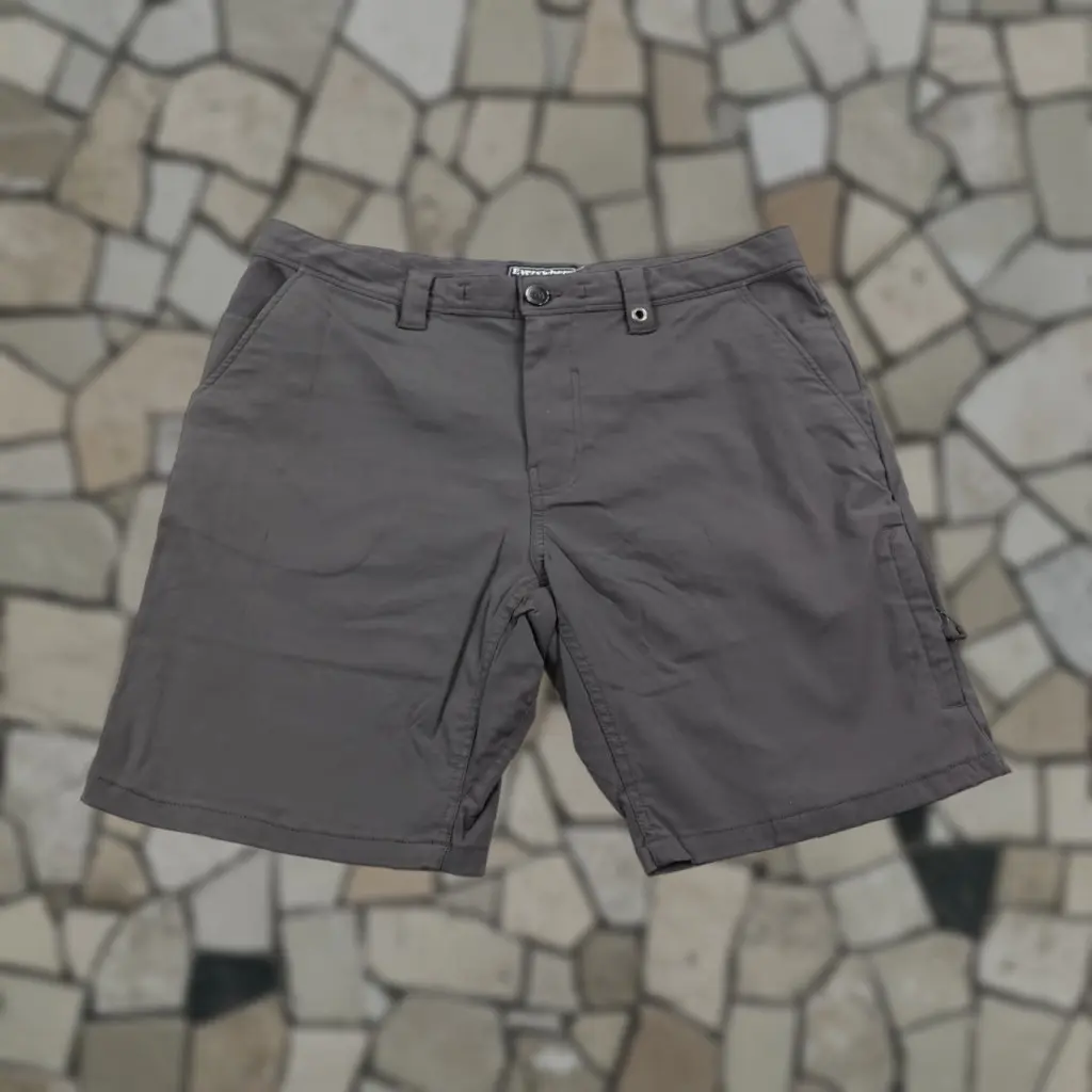 686 Shorts Mens 34 Black Everywhere Hybrid Technical Nylon Cargo Performance Breathable Quick Dry Pockets 9" Inseam Men Regular Adult Black