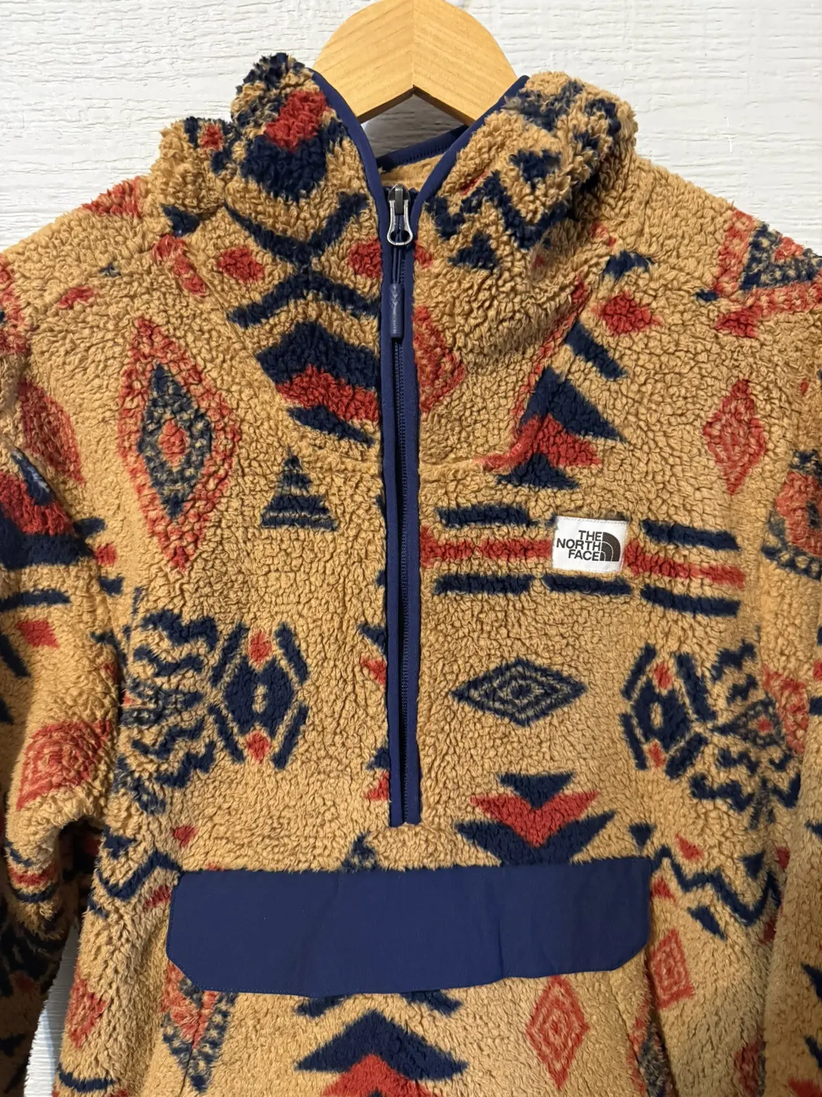 The North Face Mens Printed Campshire Fleece Pullover Hoodie in Brown (Size Large)