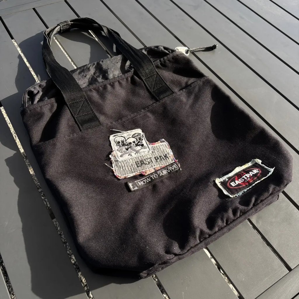 Vintage Eastpak Shopper Bag “how To Survive” Skull Patch in Black, Men's