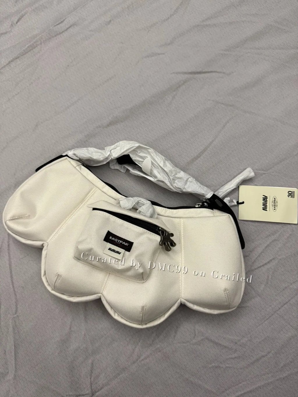 Avavav Eastpak Collaboration Hand Shoulder Bag in White, Women's
