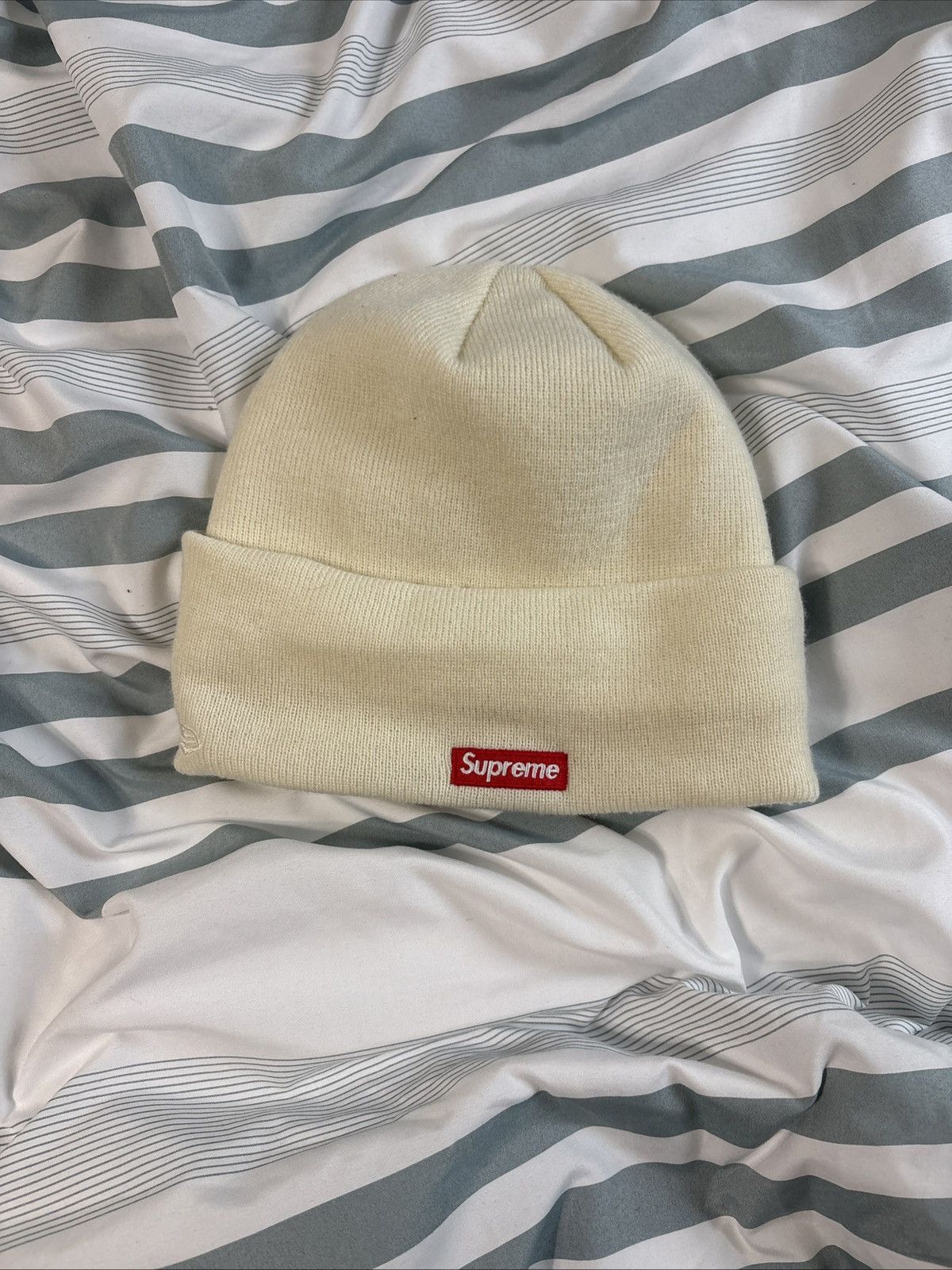 New Era x Supreme Newera Beanie Fw17 Cream in White, Men's