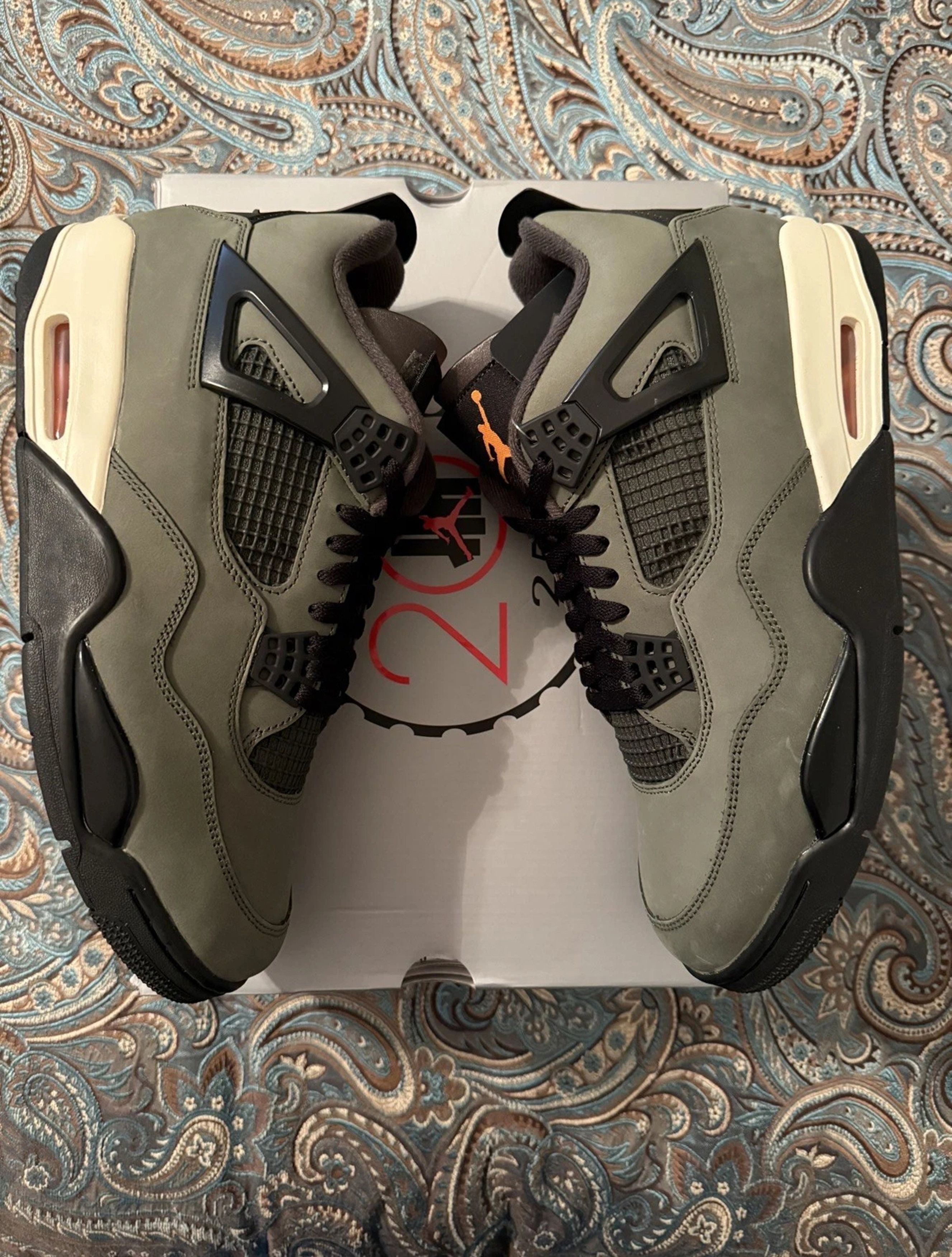 Jordan Brand 4 X Undefeated Shoes in Green, Men's (Size 9)