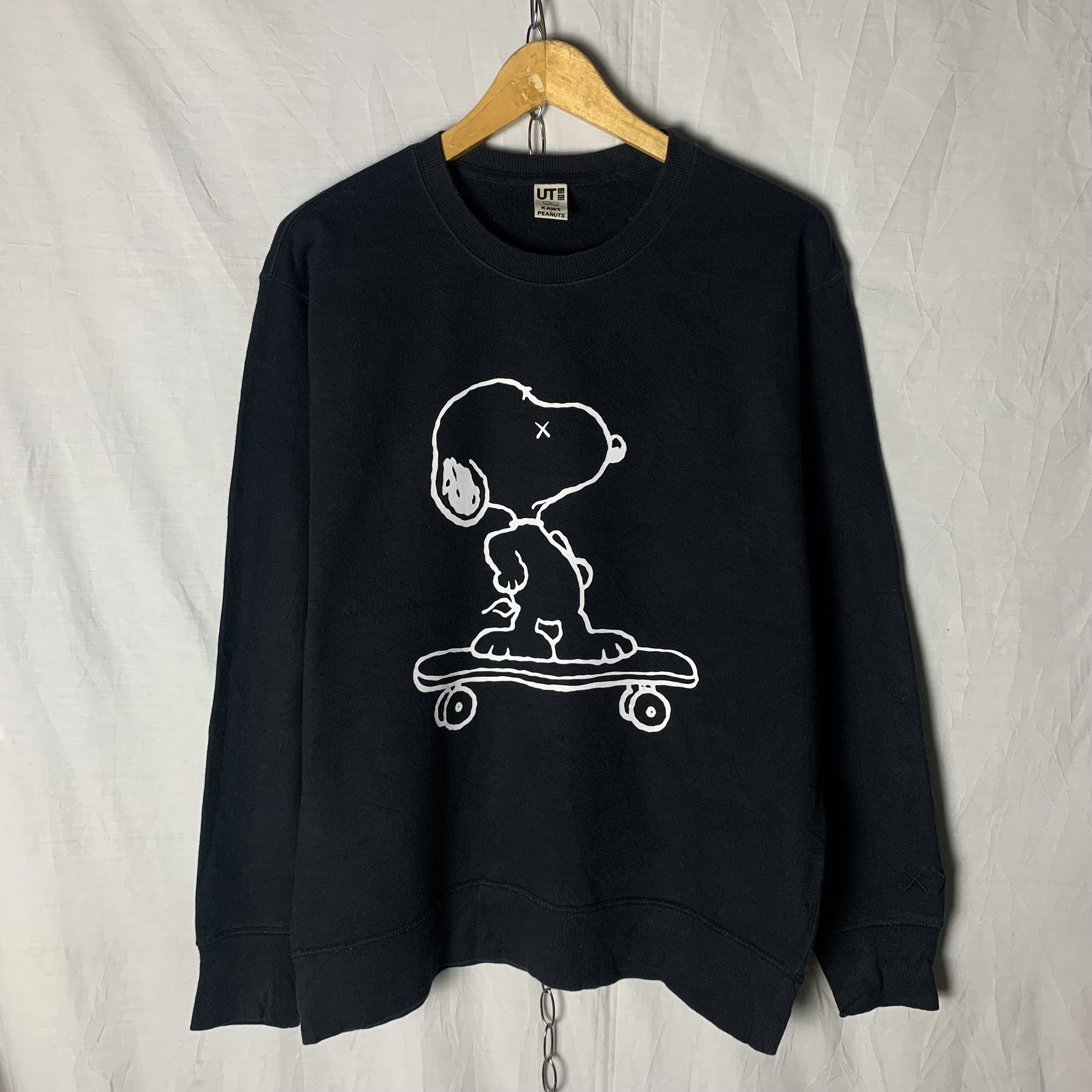 Uniqlo Kaws Snoopy Peanuts Sweatshirt Crewneck in Black, Men's (Size Large)