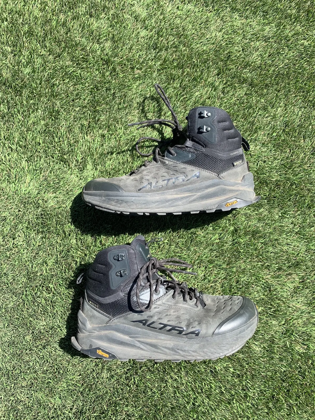 Altra Olympus 6 Hike Mid Gtx Hiking Boots in Black, Men's (Size 11.5)