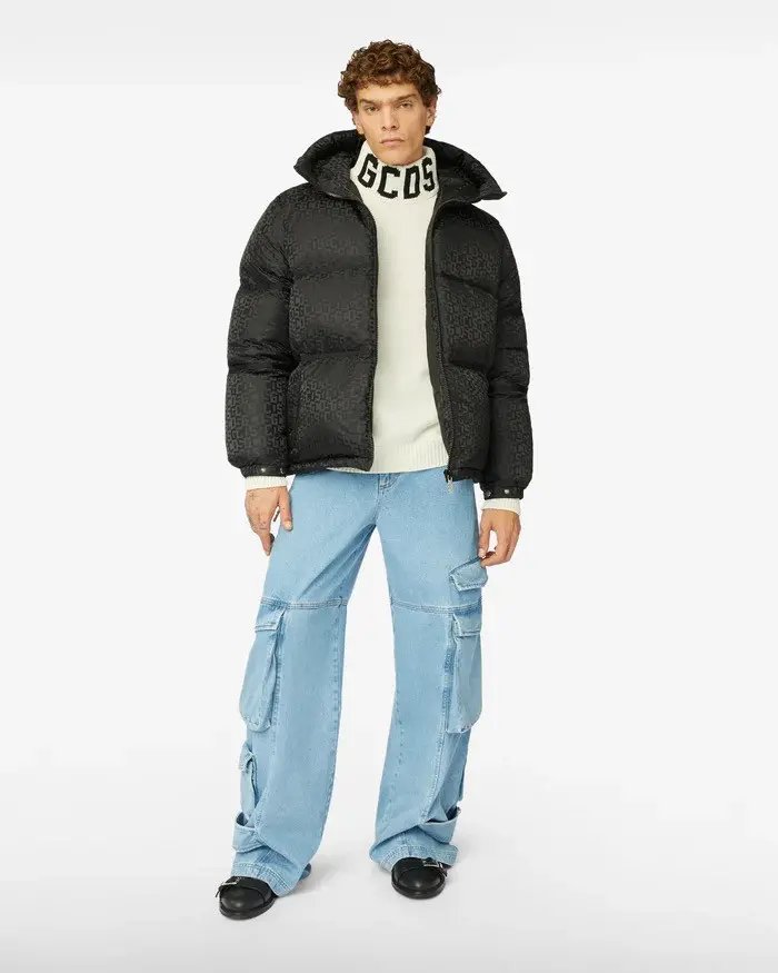 Aw23 Gcds Logo Cream Turtleneck Sweater in White, Men's