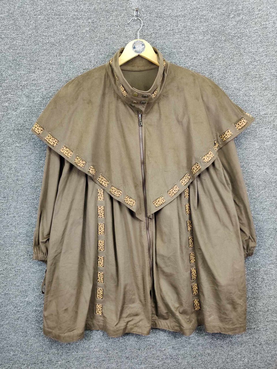 Vintage La Moda Goji Fancy Cloak Cape Leopard in Brown, Men's (Size XL)
