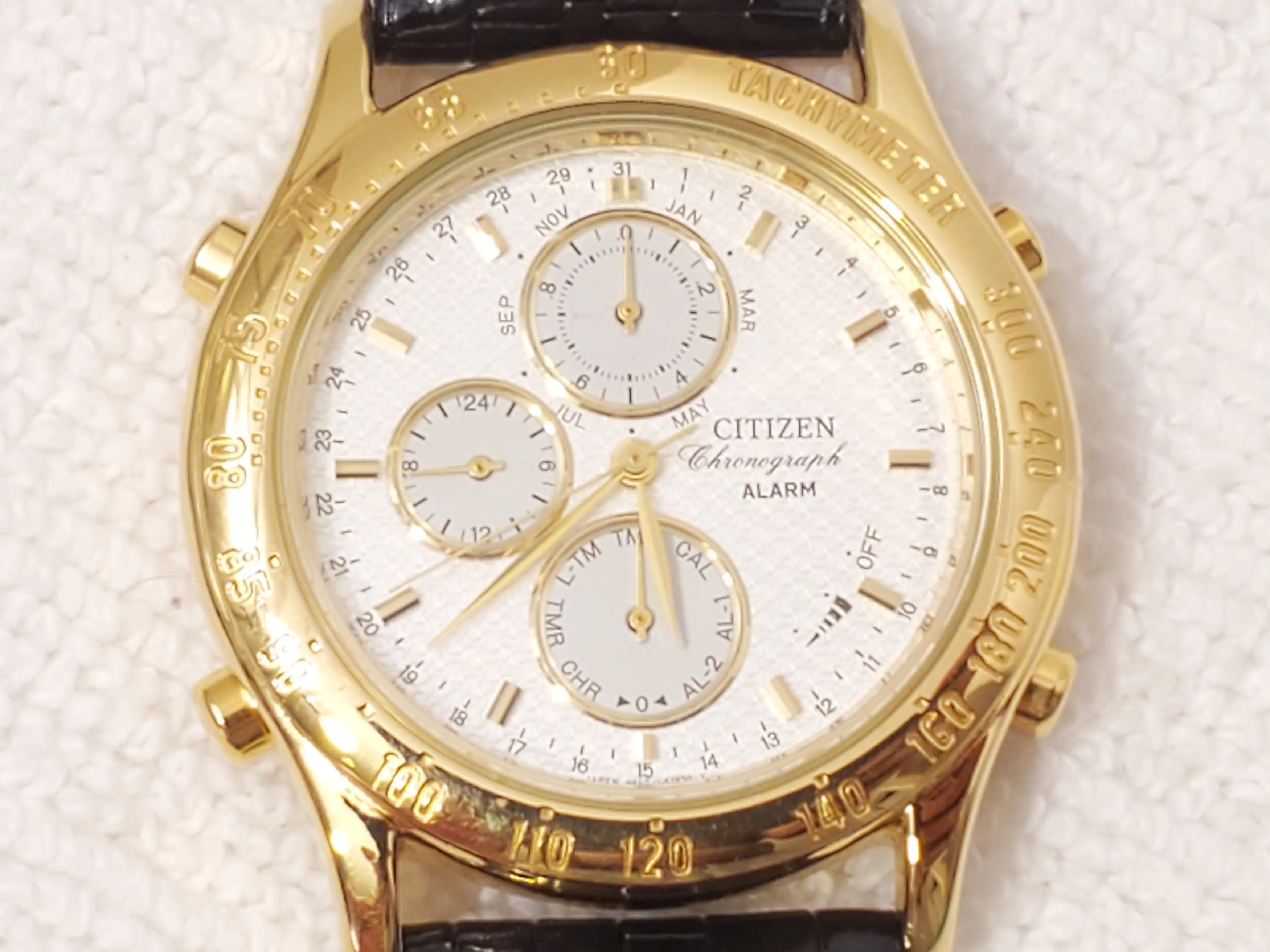 Vintage Citizen Chronograph Alarm Date Men Watch Leather in Gold (Size 38)