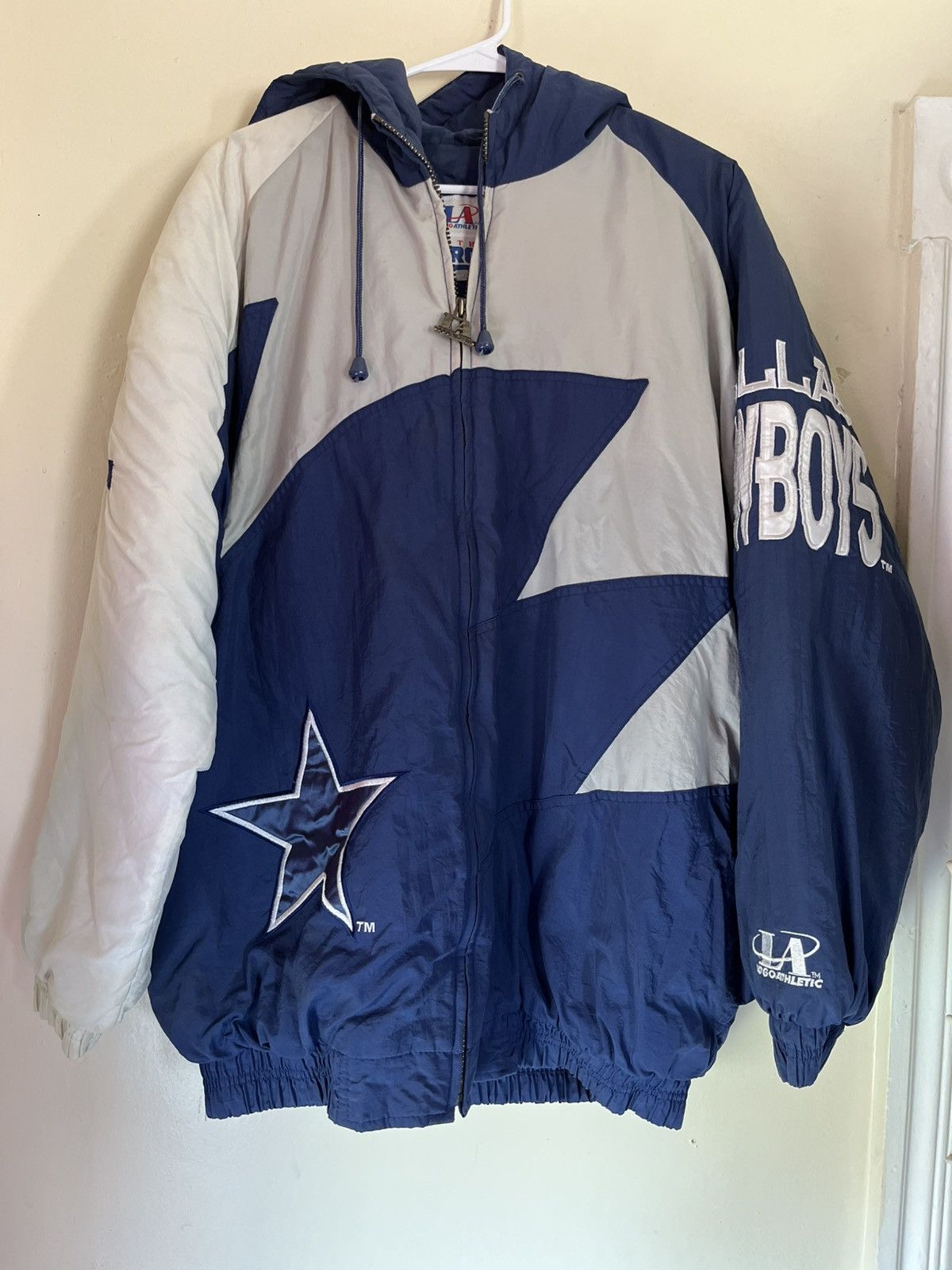 Logo Athletic Vintage 90's Sharktooth Dallas Cowboys Puffer Varsity Nfl in Grey, Men's (Size Large)
