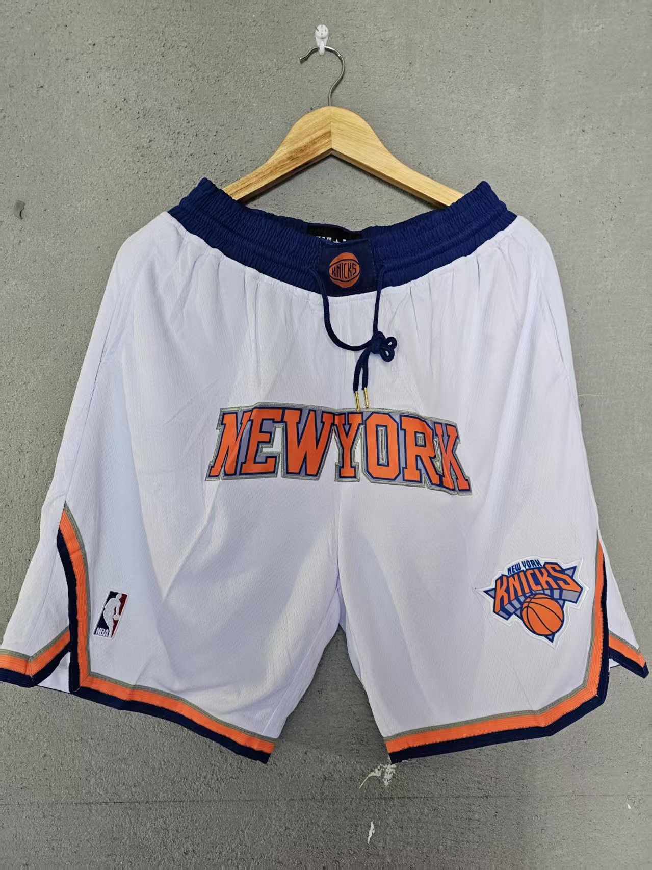 Nba New York Knicks Short XL White, Men's (Size 36)