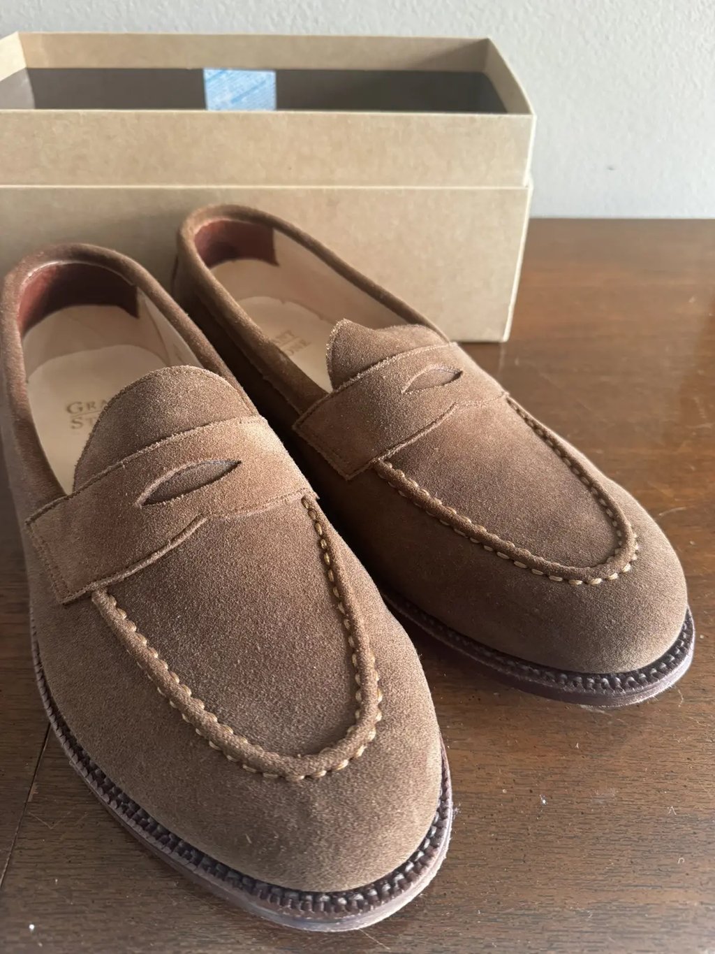 Grant Stone Traveler Penny Loafer Bourbon Suede 8.5us Eee in Beige, Men's