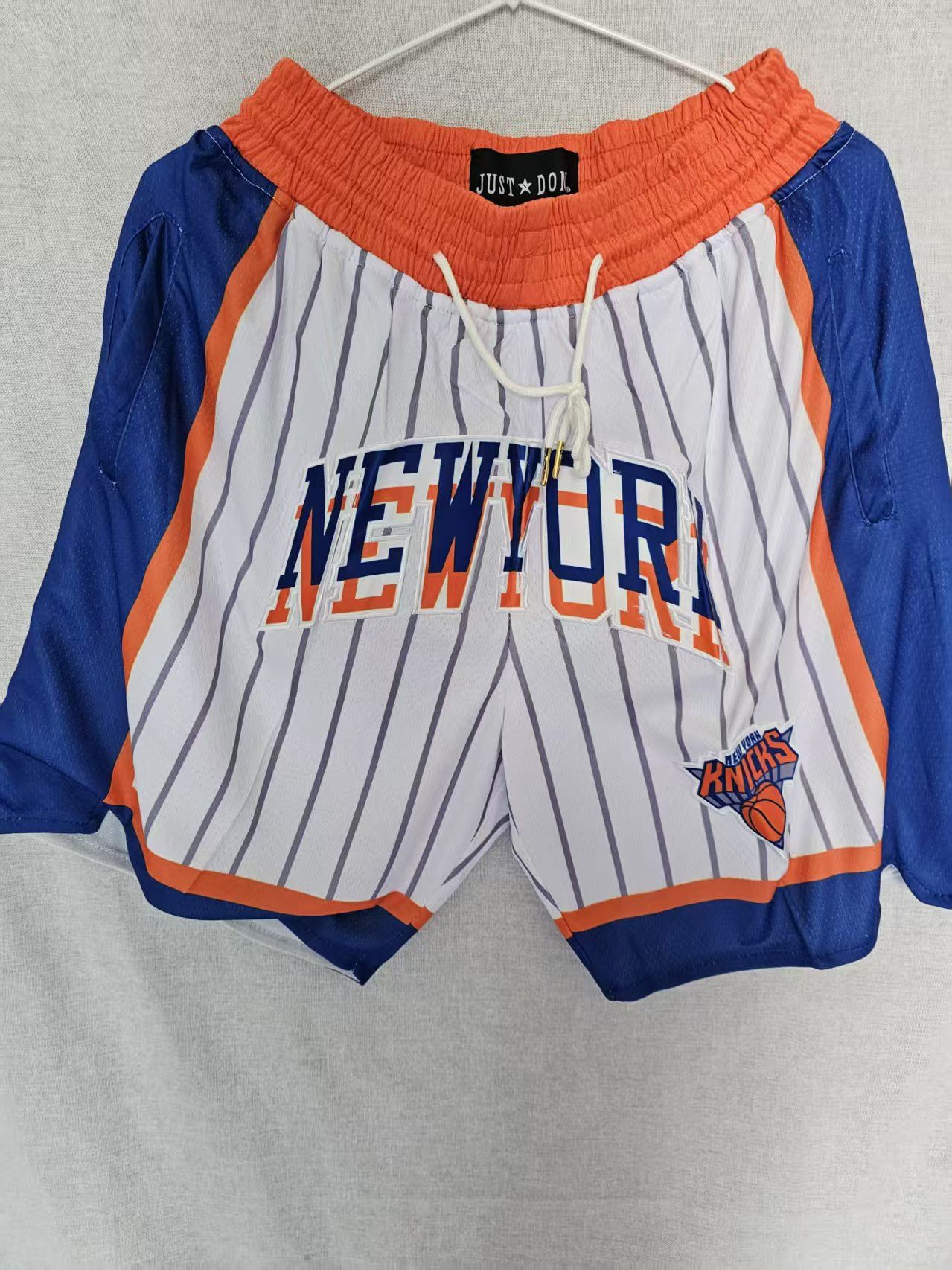 Nba New York Knicks Short XL in White, Men's (Size 36)