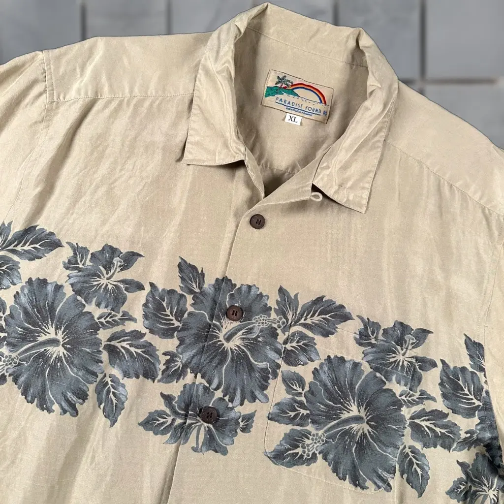 Paradise Found Men's Shirt Hawaiian XL Floral Button-Down Short Sleeve Linen Silk Front Pocket Multicolor 90's Tropical Hawaii Vintage Mens