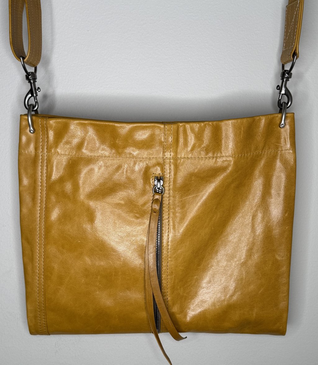 coyote crossbody | last one