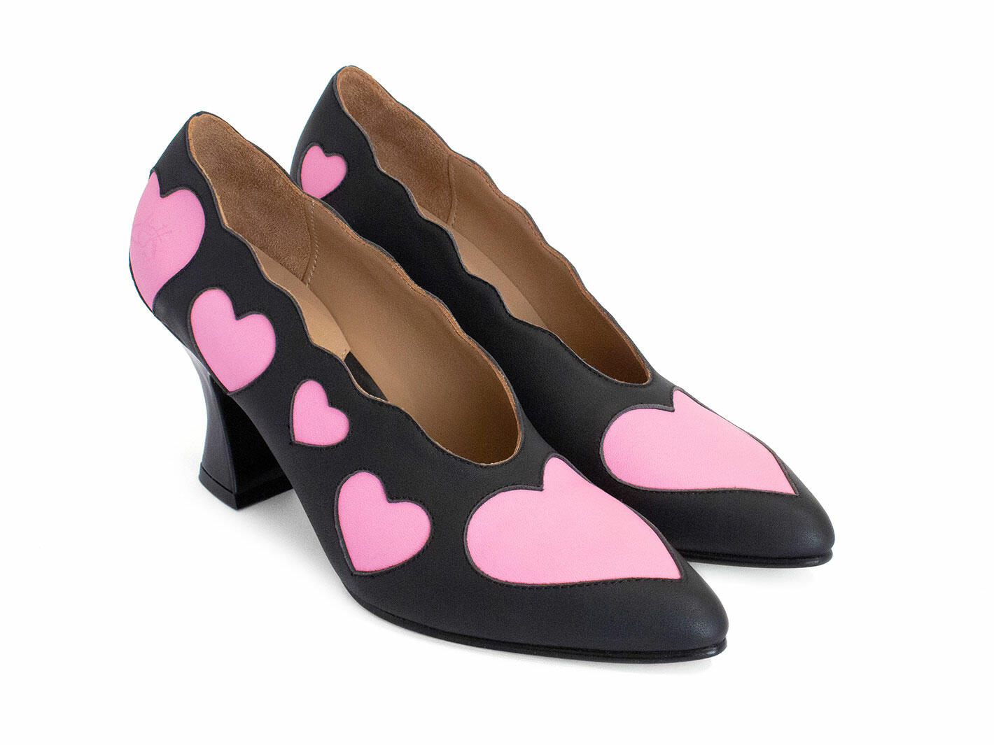 Poser Blaise: Black/Pink