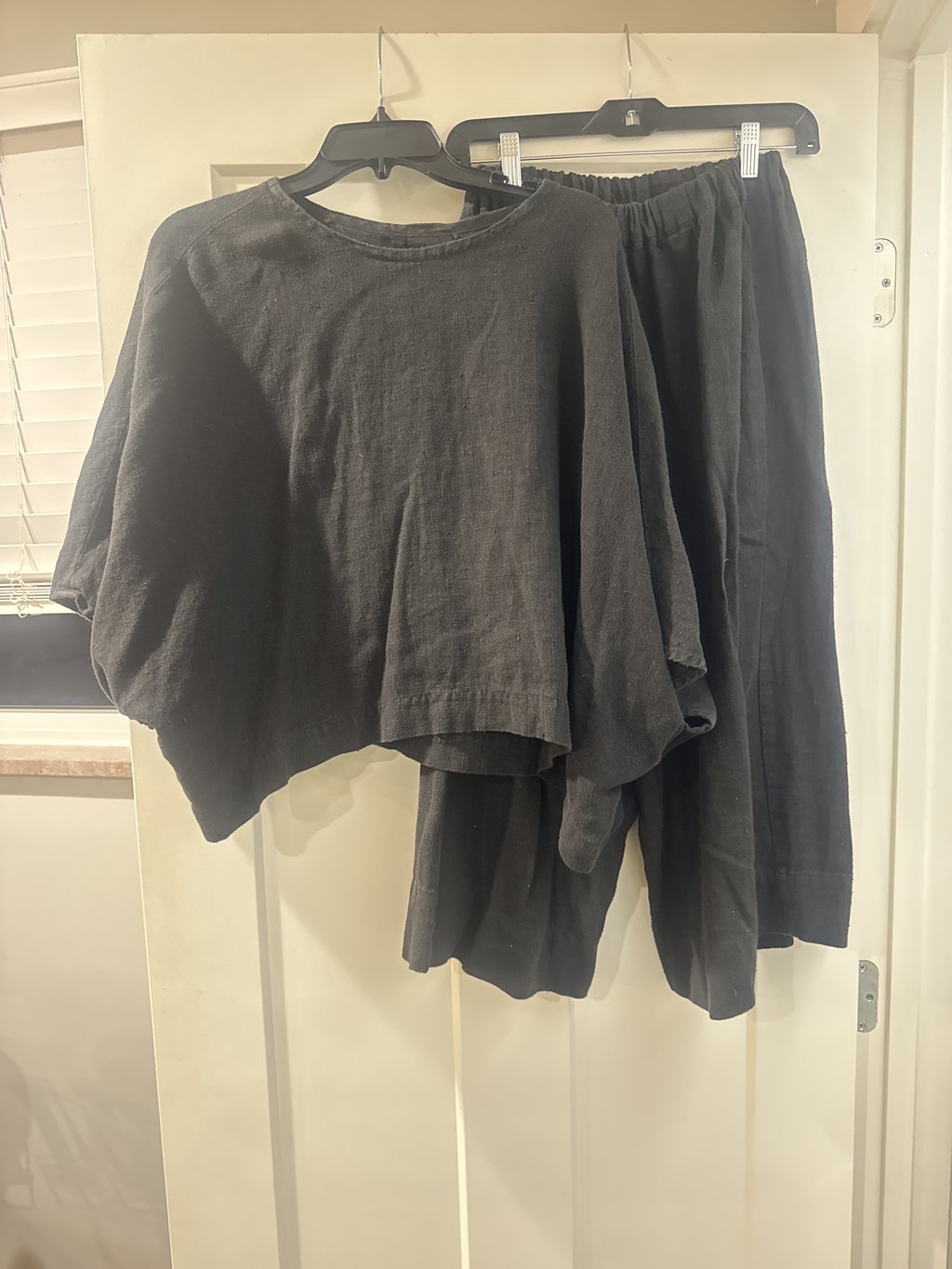 BLACK TOP & BOTTOM SET