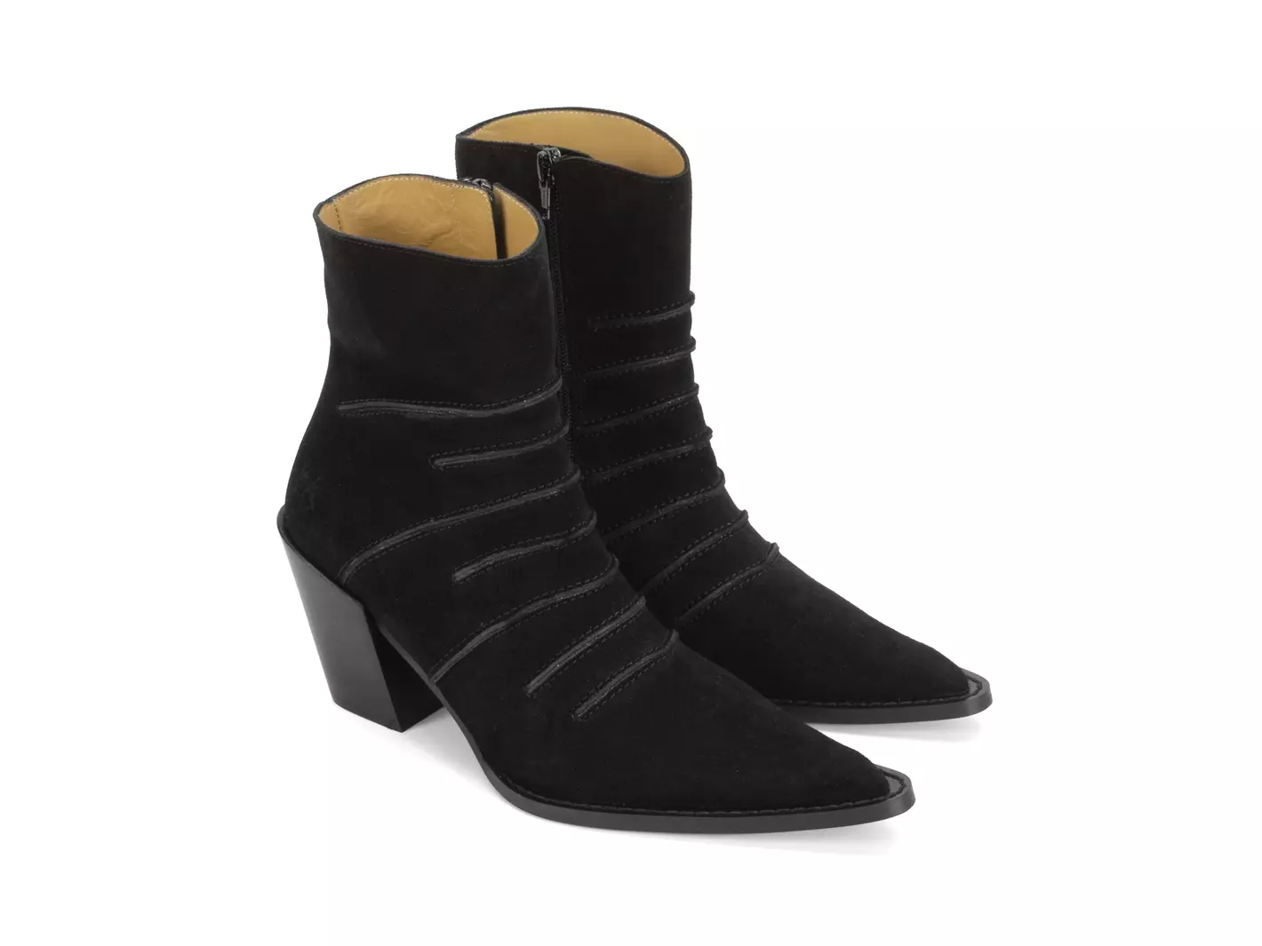 Western Punk Dolores: Black