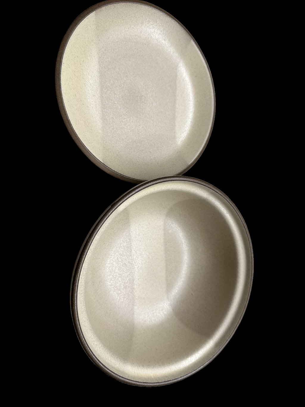 Covered serving bowl