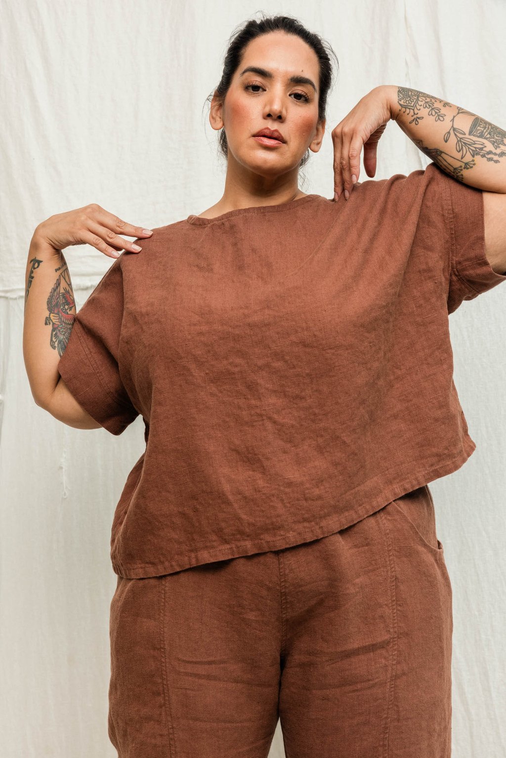 Georgia Tee in Midweight Linen, Cedar