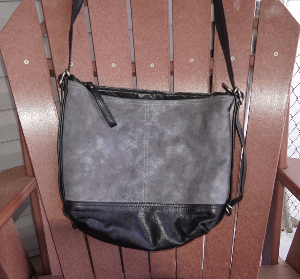 Small open pocket hobo
