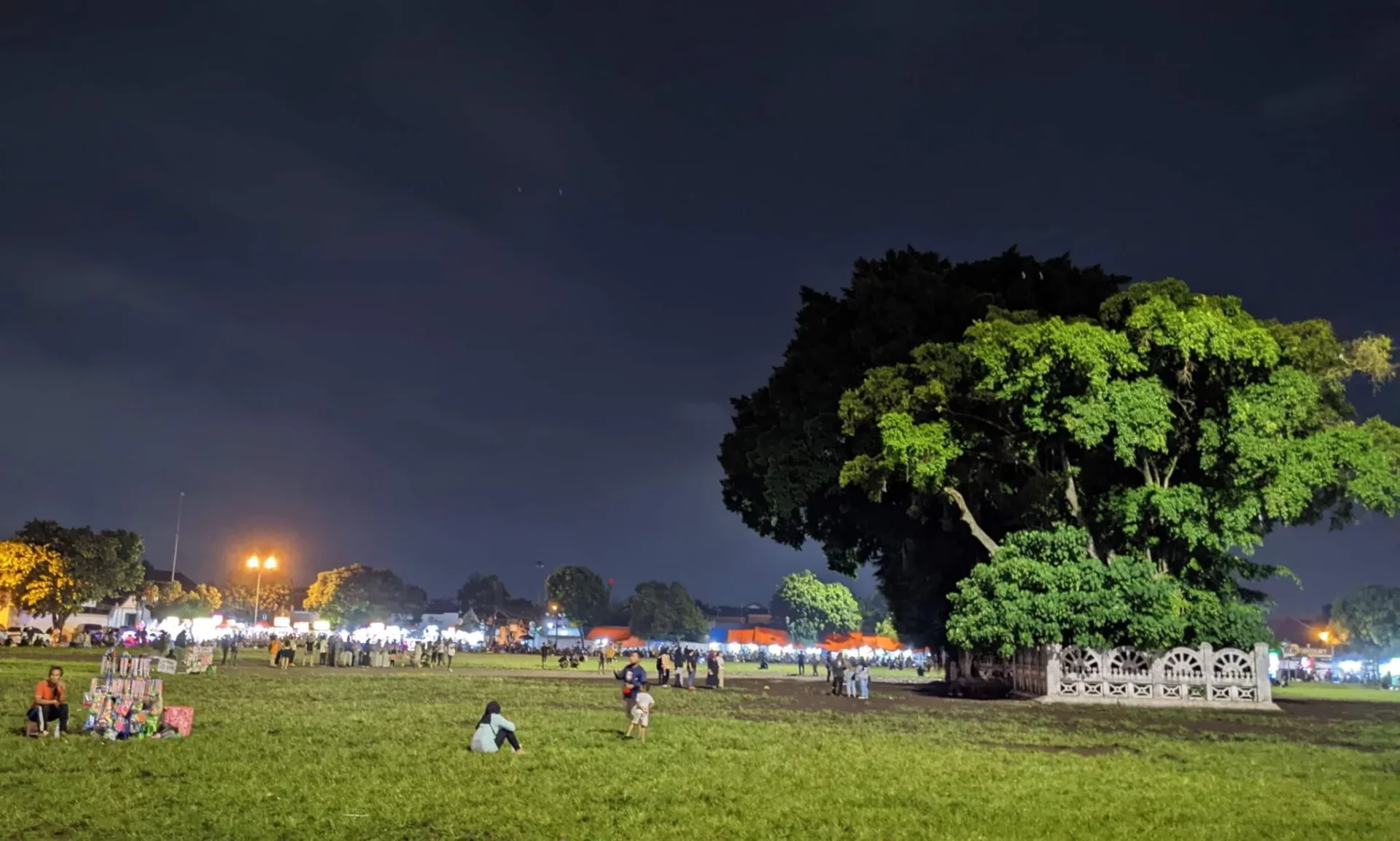Alun alun Kidul Eki Komara 2048x1230 jpg Alun alun Kidul Eki Komara benuanta