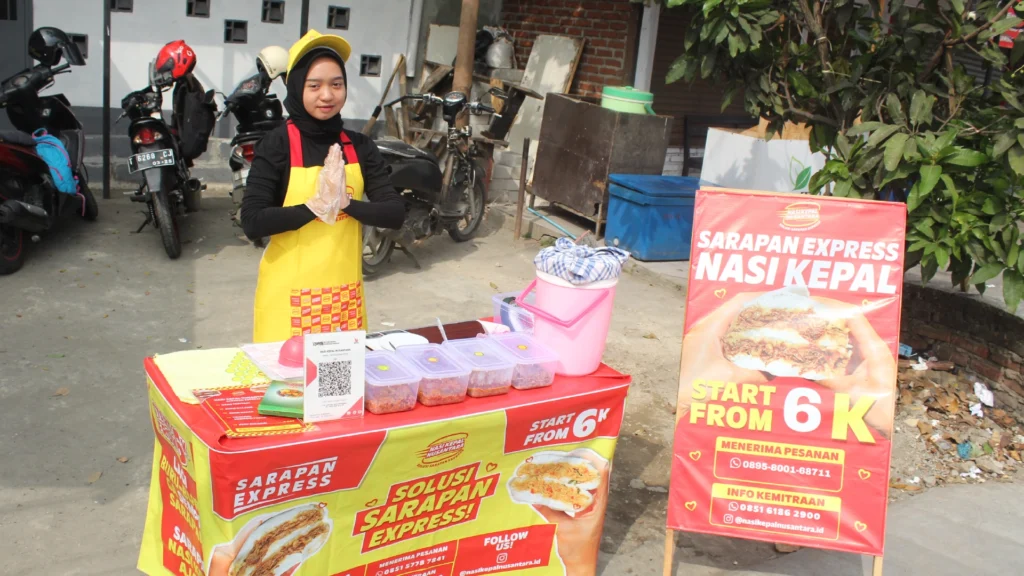 Intip 4 Franchise Makanan Kekinian untuk Pemula Outlet Nasi Kepal Nusantara benuanta