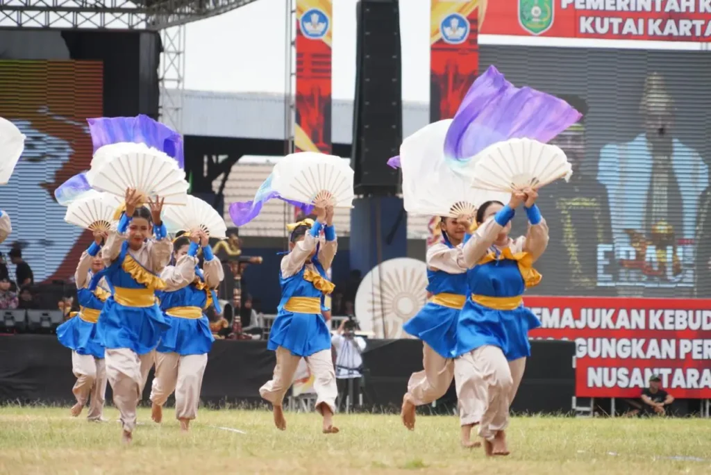 800 Penari Meriahkan Pembukaan Erau Adat Kutai Pelas Benua 2024 800 Penari Meriahkan Pembukaan Erau Adat Kutai Pelas Benua 2024 benuanta