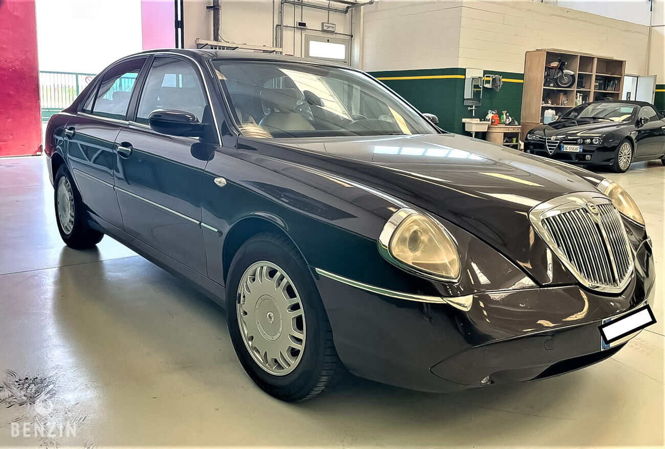 lancia thesis essence occasion