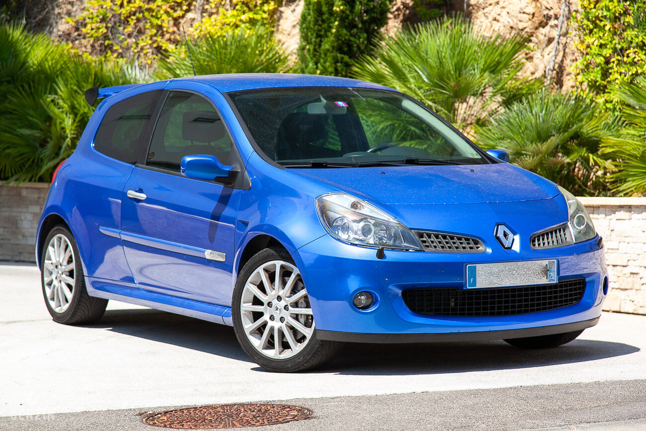 Benzin Renault Clio Bleu Monako -