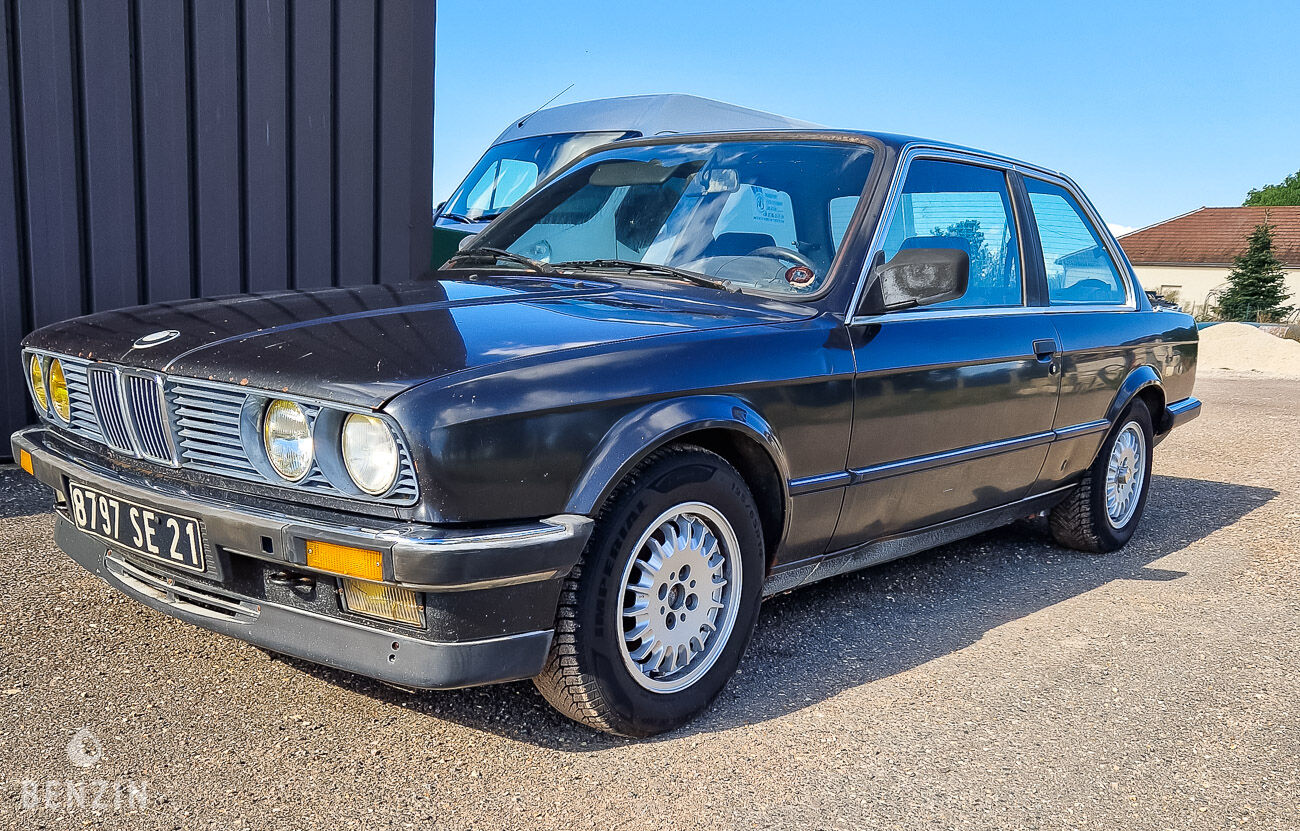 Benzin - BMW 325i e30 - 1986